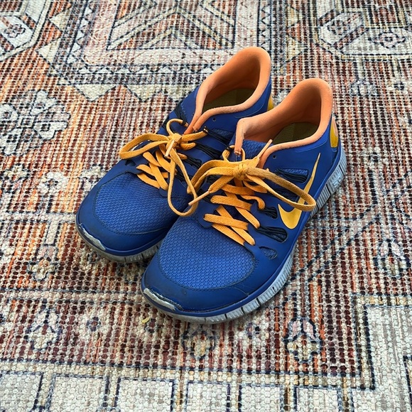 Nike Women’s Running Shoes Size 7 - Picture 1 of 10